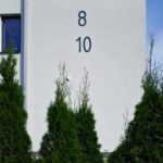 Oznaczenia na budynku - numery klatek - dibond antracyt